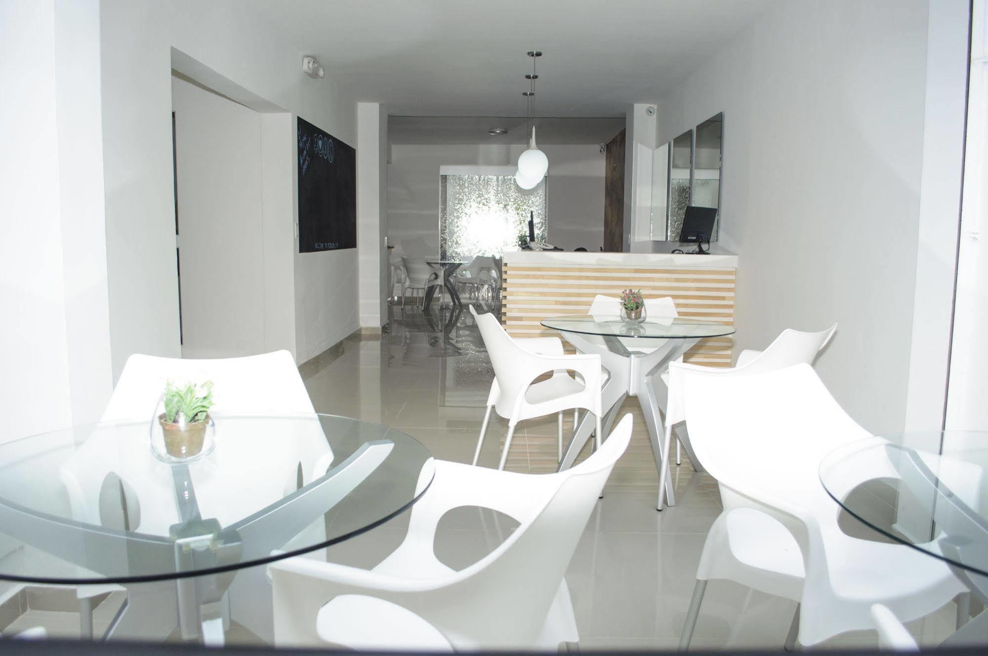 Hostal Lleras Calle 8 Medellín Esterno foto
